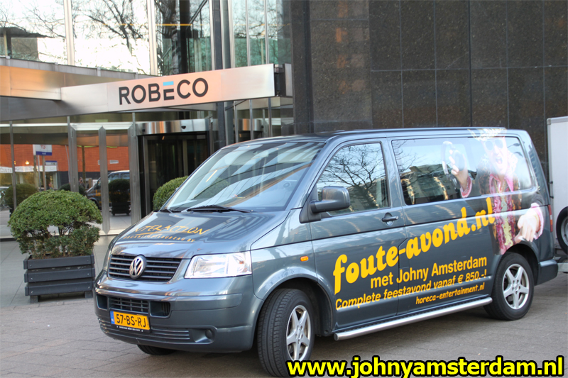 Wij rijden voo alle bedrijfsfeesten het gehele land door met de Johny Amsterdam Tourbus. Een volwagen T5 met 176 pk. De nieuwe is besteld en zal medio oktober 2011 geleverd worden.